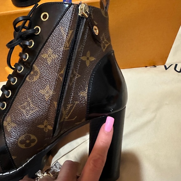 Louis Vuitton Star Trail Ankle Boot - Size 8 - Wore Once - Picture 10 of 16